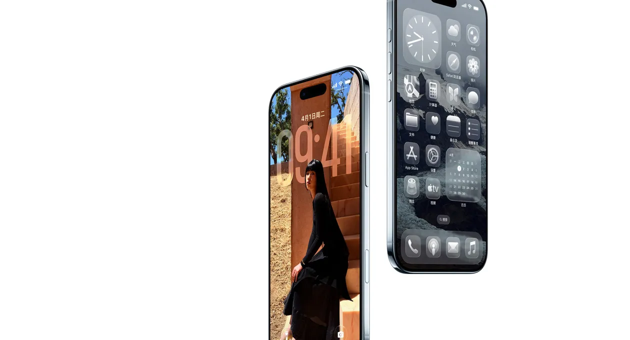 两部 iPhone Air 设备的正面斜侧外观，展示纤薄外形、动态锁定屏幕，以及主屏幕上采用 Liquid Glass 设计的多款 app。